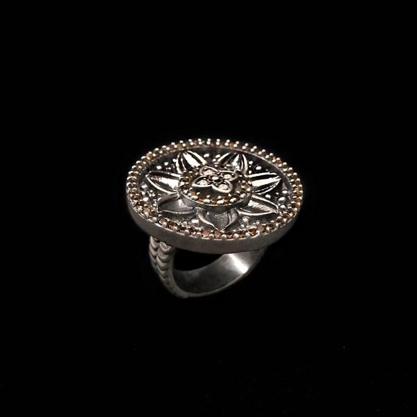 Anillo Enigma de plata y circonitas caramelo