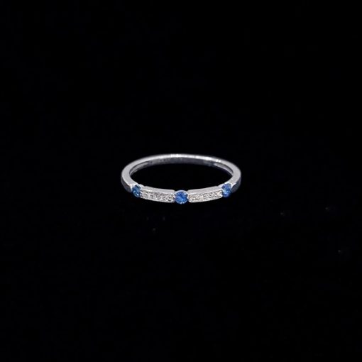 Anillo Forever de oro blanco, diamantes y zafiros Dignity