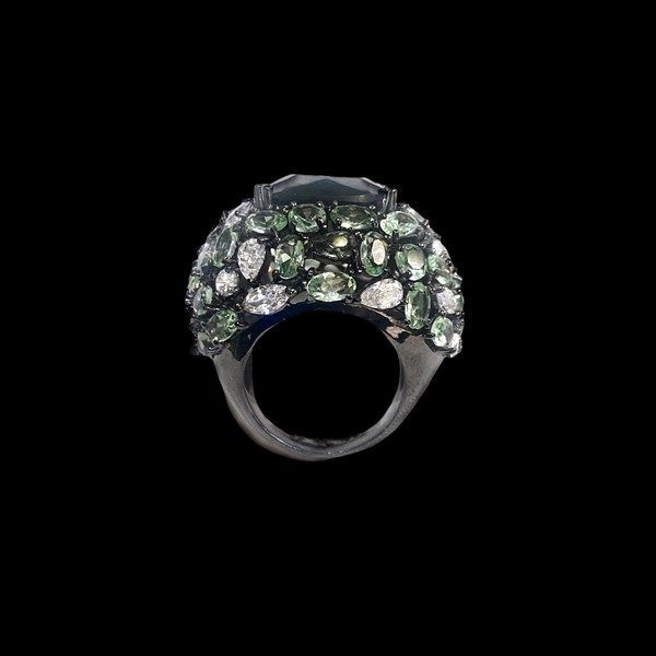 Anillo Mosaic de plata negra y cuarzos verdes Cocktail