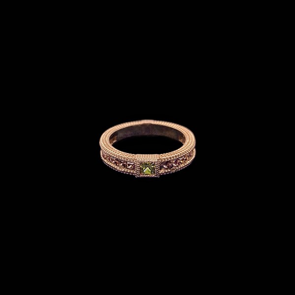 Anillo Havana de plata rosa y peridoto Baro