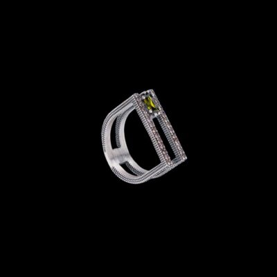 Anillo Enigma de plata y peridoto Umbral