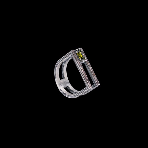 Anillo Enigma de plata y peridoto Umbral