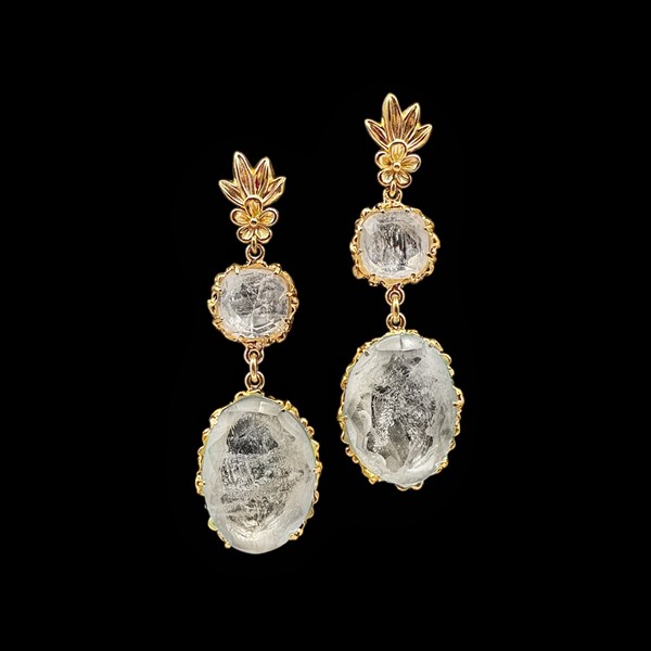 Pendientes Oniria de plata dorada y cuarzo blanco Somnia